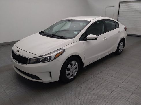 Used 2018 Kia Forte LX FWD image 2