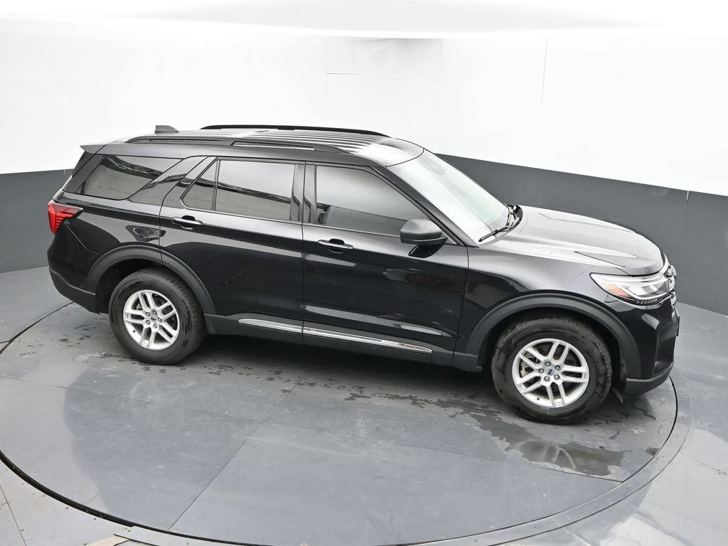 Used 2025 Ford Explorer Active AWD/4WD image 14