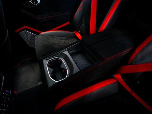 Used 2024 Lamborghini Urus Performante AWD/4WD image 51