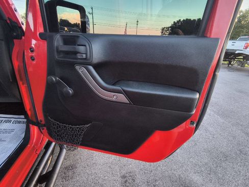 Used 2015 Jeep Wrangler Unlimited Sport image 19