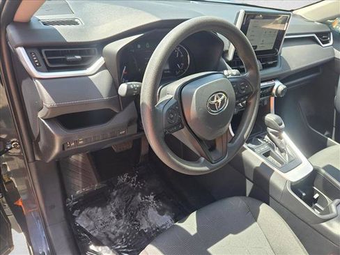 Used 2024 Toyota RAV4 XLE w/ Convenience Package FWD image 10