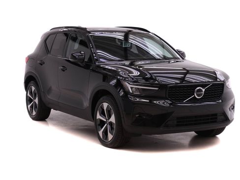 Certified 2025 Volvo XC40 B5 Plus image 2
