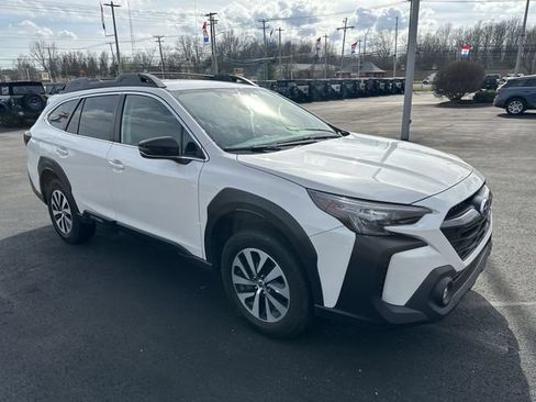 Used 2024 Subaru Outback Premium AWD/4WD image 11