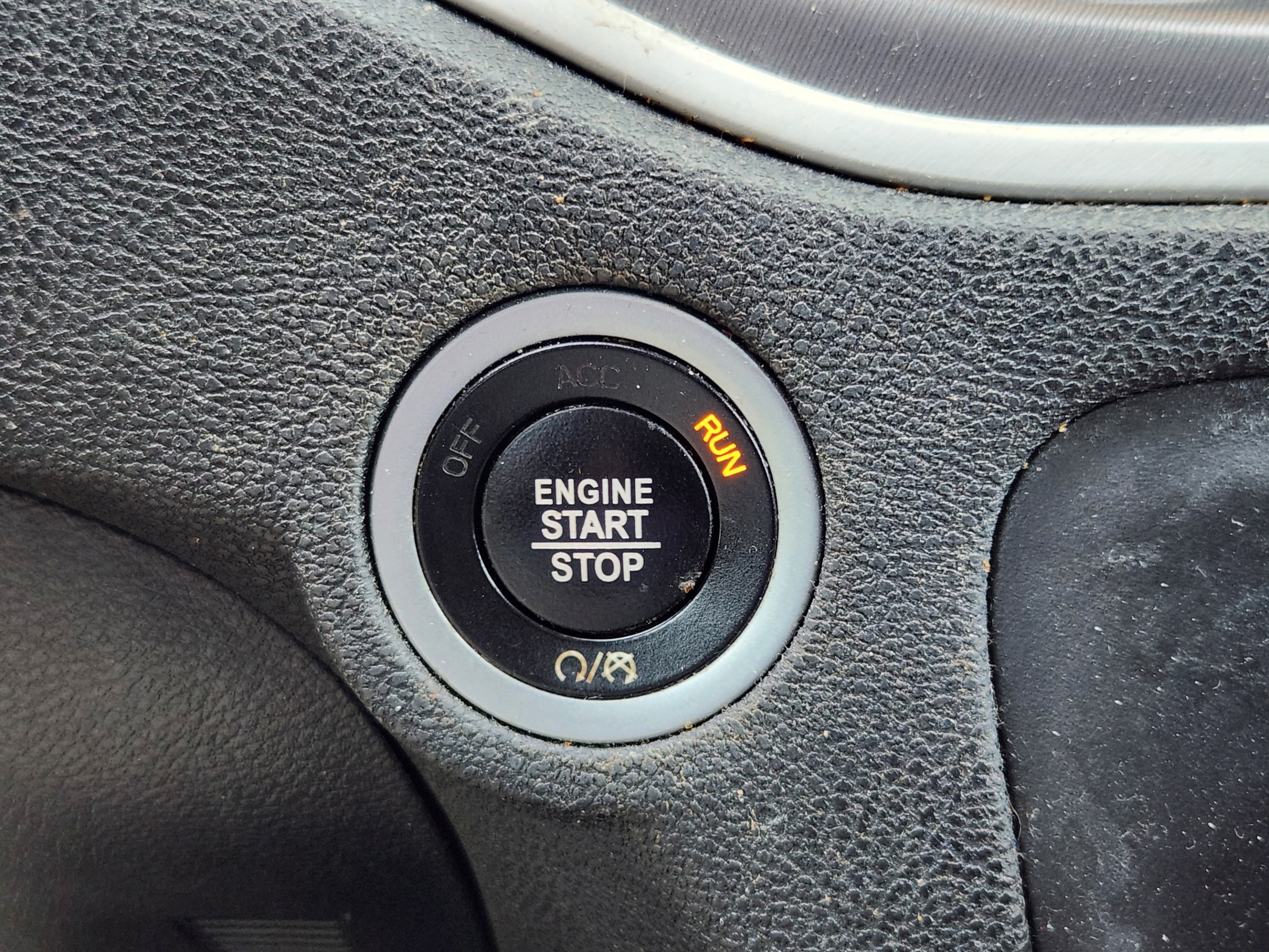 Used 2019 Dodge Charger SXT w/ Plus Group RWD image 15