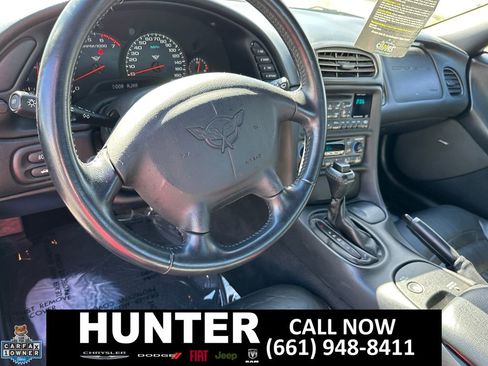 Used 2004 Chevrolet Corvette Coupe RWD image 18