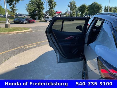 Used 2024 Chevrolet Equinox EV RS FWD image 18