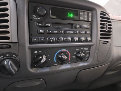 Used 2001 Ford F150 XLT image 40