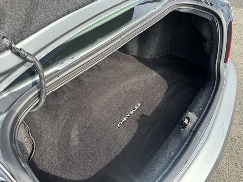 Used 2009 Chrysler Sebring Limited image 13