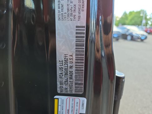 Used 2020 Jeep Gladiator Rubicon AWD/4WD image 29