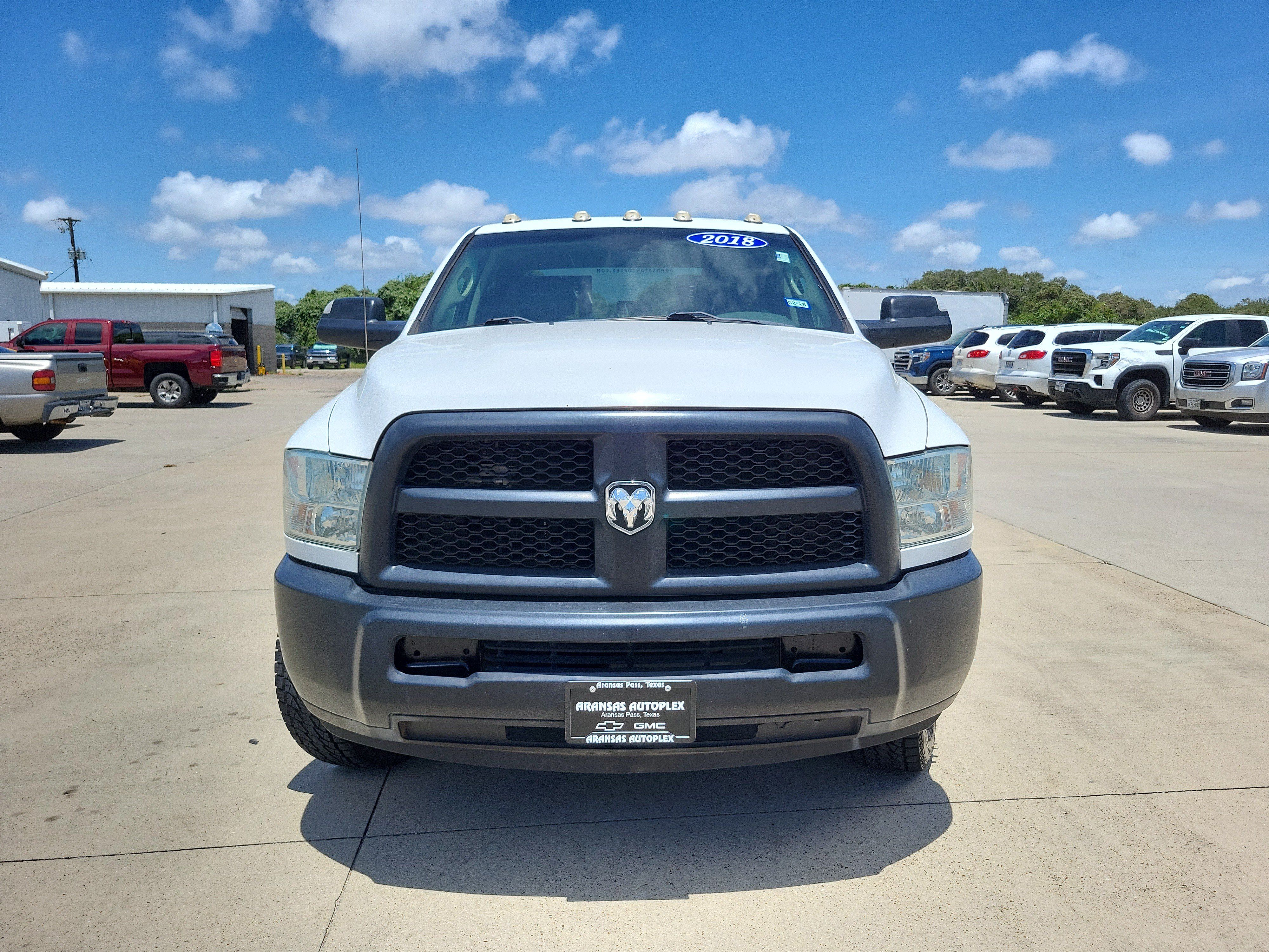 Used 2018 RAM 3500 Tradesman RWD image 2