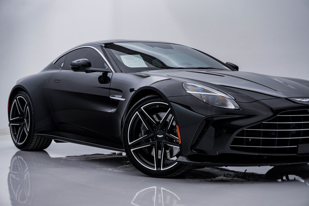 Used 2026 Aston Martin V8 Vantage Roadster RWD image 2