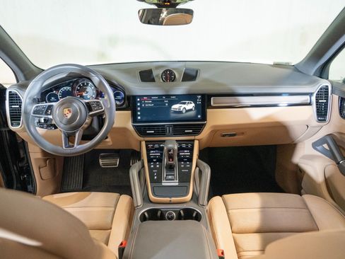 Certified 2023 Porsche Cayenne S Platinum AWD/4WD image 25
