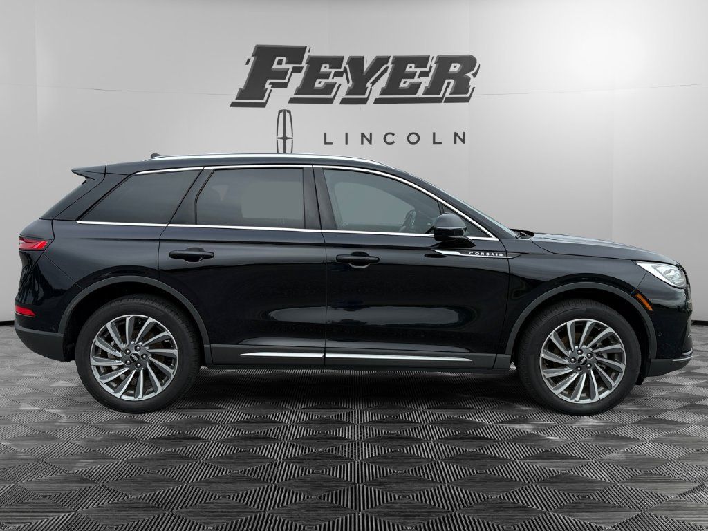 Used 2023 Lincoln Corsair Reserve w/ Equipment Group 202A FWD image 6