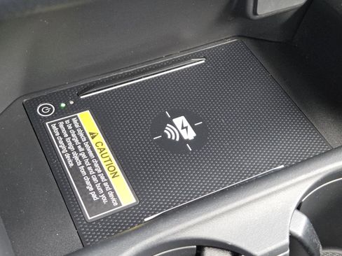 Used 2024 Honda HR-V EX-L image 9