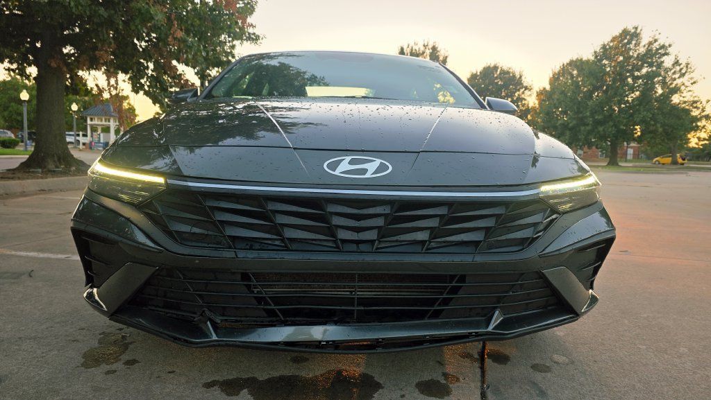 Certified 2025 Hyundai Elantra SE FWD image 20