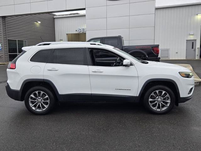 Used 2019 Jeep Cherokee Latitude Plus w/ Cold Weather Group AWD/4WD image 4