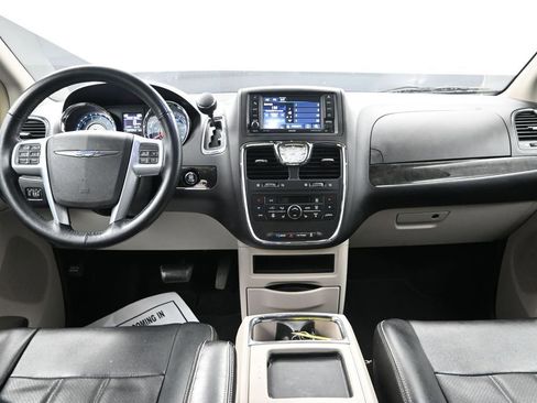 Used 2013 Chrysler Town & Country Touring-L w/ Driver Convenience Group FWD image 30