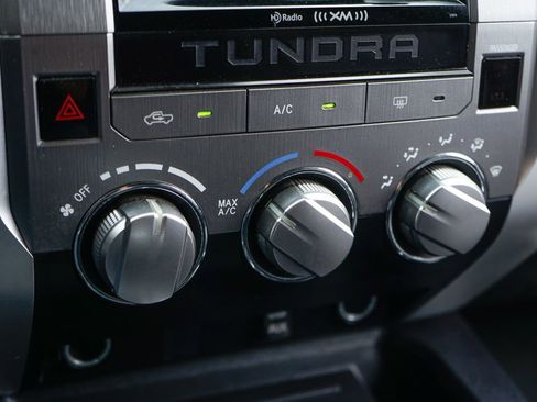 Used 2015 Toyota Tundra SR5 w/ SR5 Upgrade Package RWD image 29