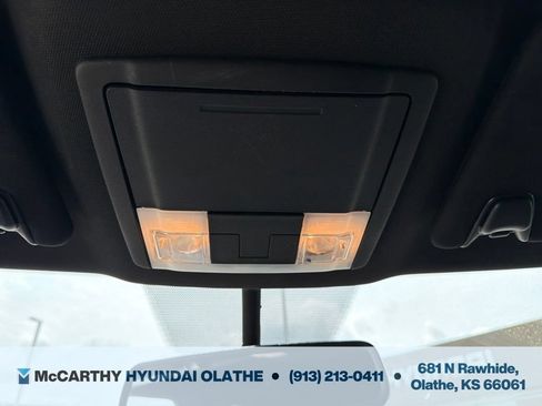 Used 2017 Ford Explorer XLT w/ Equipment Group 202A AWD/4WD image 30
