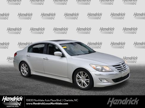 Used 2013 Hyundai Genesis 3.8 w/ Premium Pkg RWD image 1