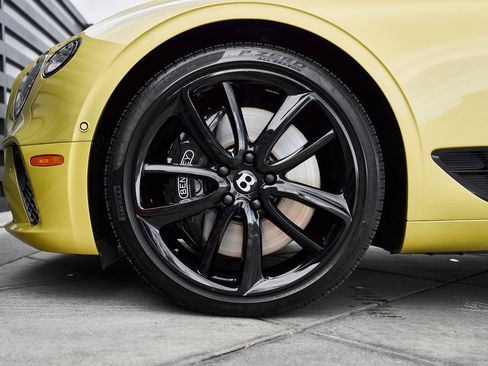 Used 2022 Bentley Continental GT image 3