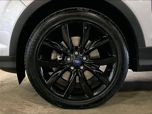 Used 2018 Ford Escape SE w/ SE Sport Appearance Package AWD/4WD image 7