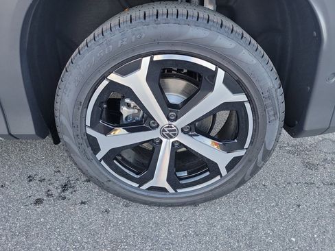 New 2026 Volkswagen Tiguan SE AWD/4WD image 25