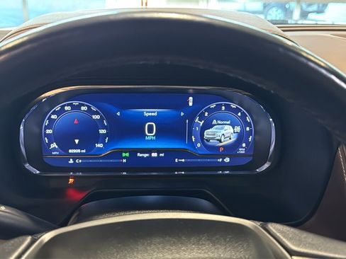 Used 2022 Chevrolet Suburban High Country image 33