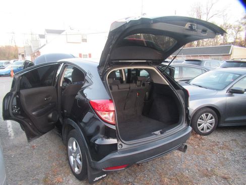 Used 2016 Honda HR-V LX image 10