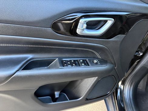 Used 2023 Jeep Compass Altitude image 20