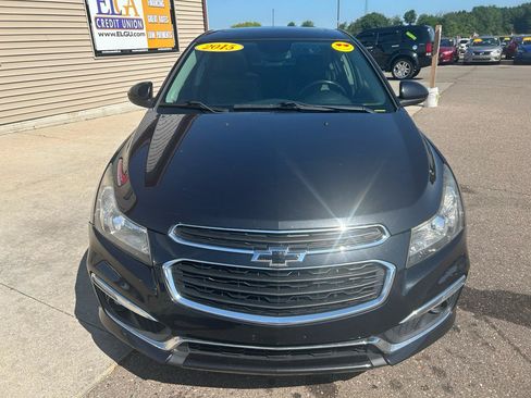 Used 2015 Chevrolet Cruze LT FWD image 2