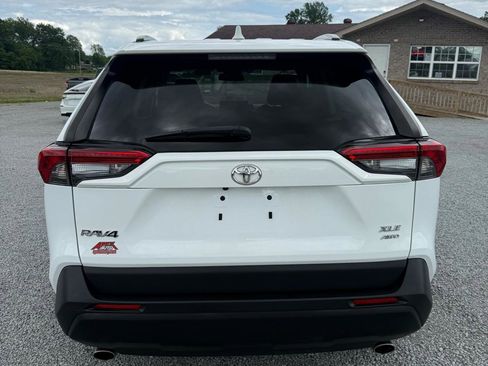 Used 2022 Toyota RAV4 XLE AWD/4WD image 4