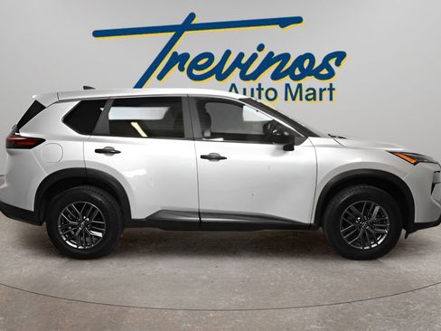 Used 2024 Nissan Rogue S FWD image 5