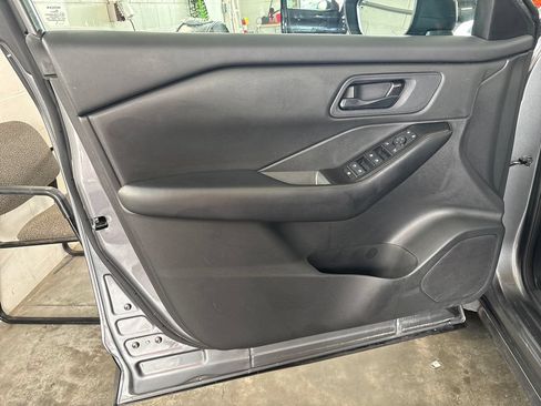 Used 2024 Nissan Rogue S AWD/4WD image 14