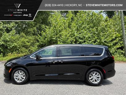 New 2027 Chrysler Pacifica Select