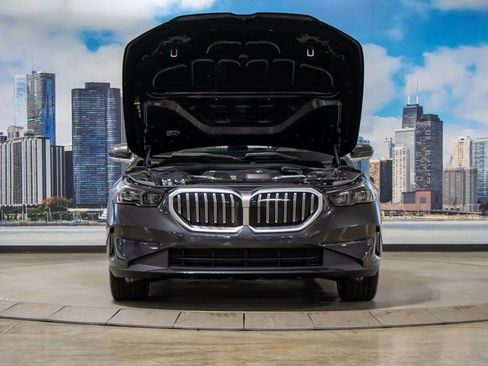 Used 2026 BMW 530i xDrive image 4