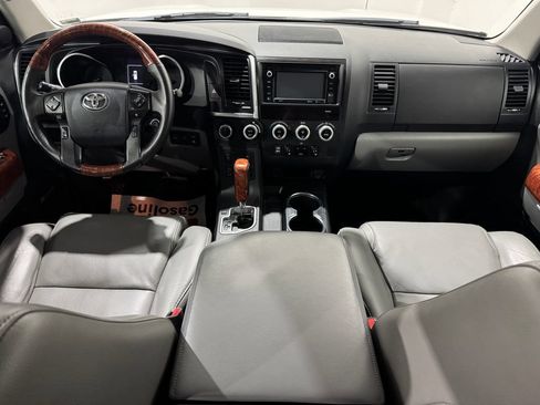Used 2018 Toyota Sequoia Platinum AWD/4WD image 32