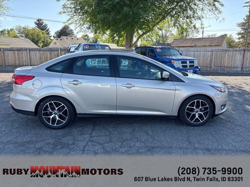 Used 2018 Ford Focus SEL FWD image 8
