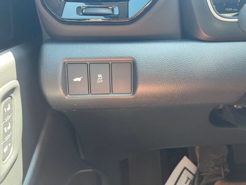 Used 2025 Honda Pilot EX-L image 18