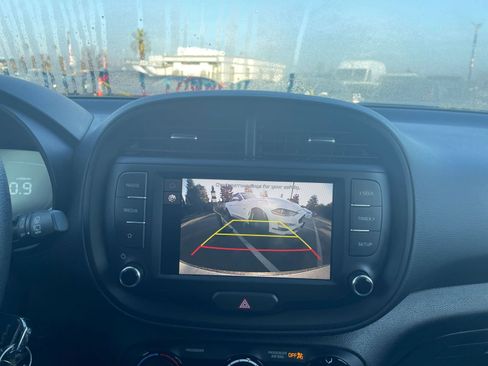 Used 2025 Kia Soul LX w/ LX Technology Package image 22