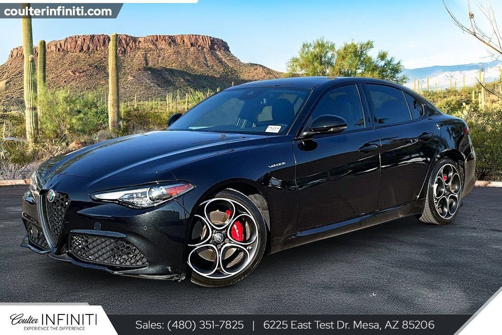 Used 2023 Alfa Romeo Giulia Veloce RWD image 1