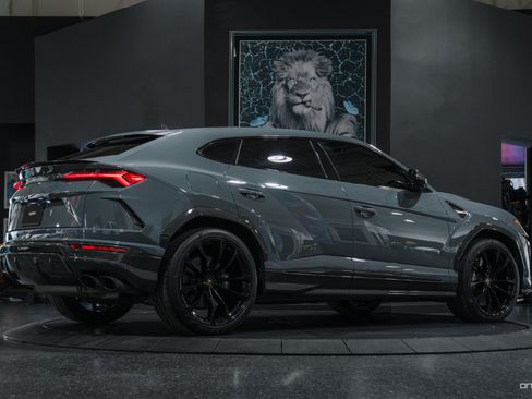 Used 2022 Lamborghini Urus AWD/4WD image 4