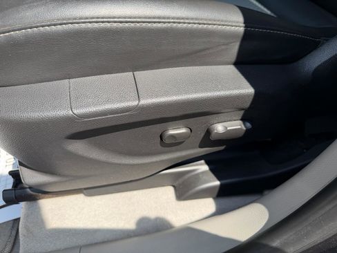 Used 2014 Buick Encore Convenience FWD image 16