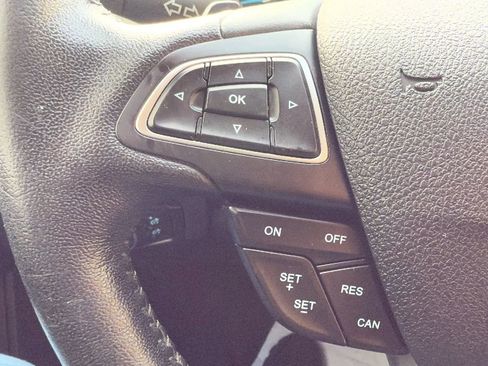 Used 2015 Ford Focus SE w/ SE Sport Package image 12