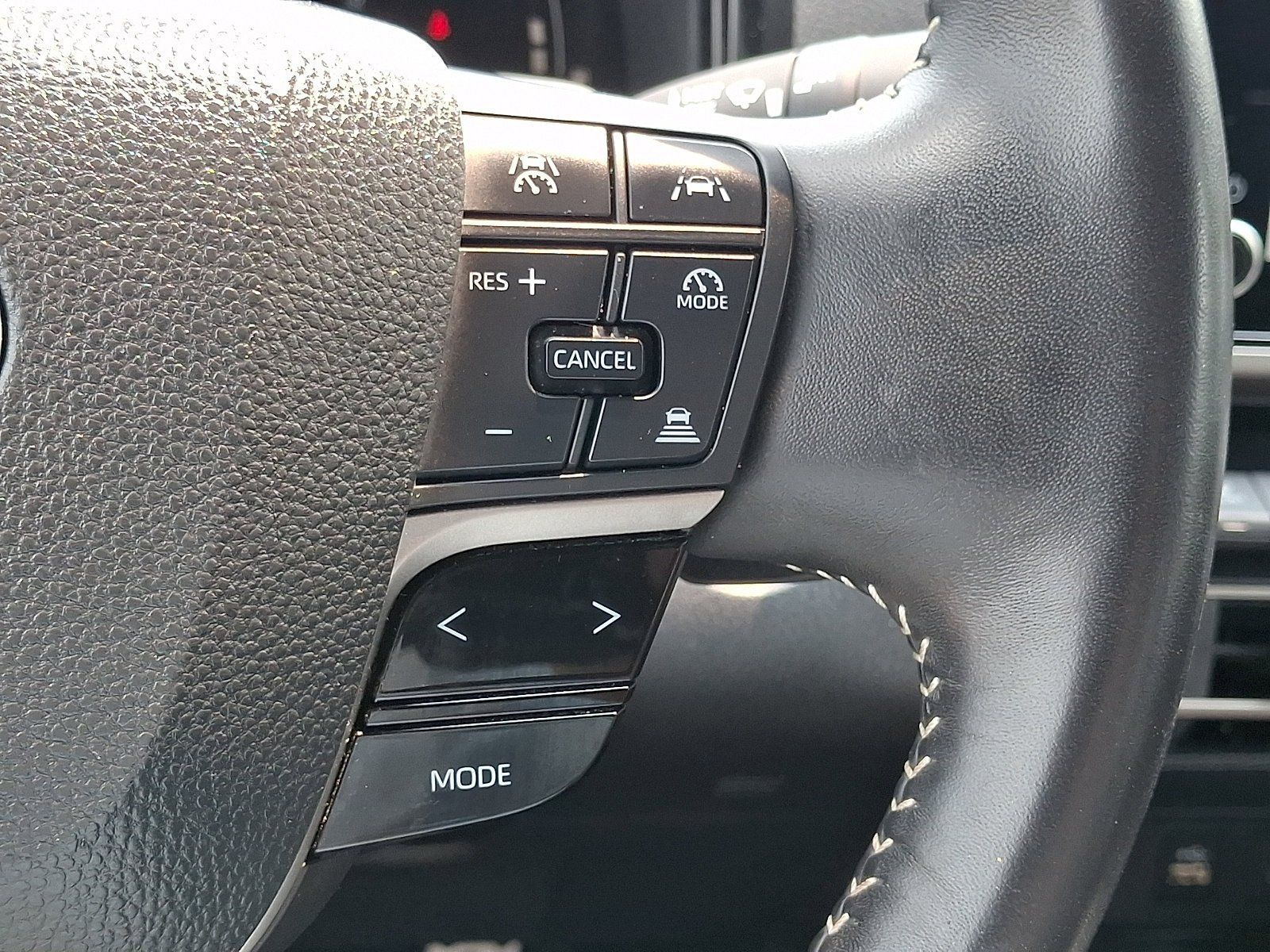 Used 2025 Toyota Camry SE FWD image 23