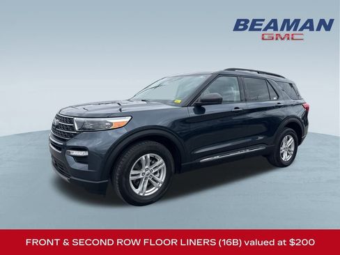 Used 2022 Ford Explorer XLT w/ Equipment Group 202A image 3
