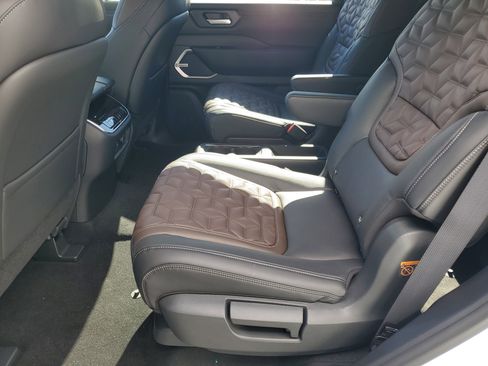 New 2026 Nissan Armada Platinum image 23