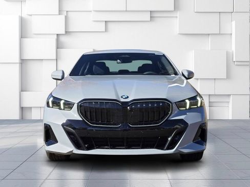 Used 2026 BMW 530i xDrive w/ M Sport Package AWD/4WD image 2