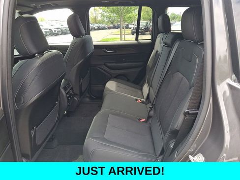 Used 2025 Jeep Grand Cherokee Laredo X w/ Luxury Tech Group I AWD/4WD image 10