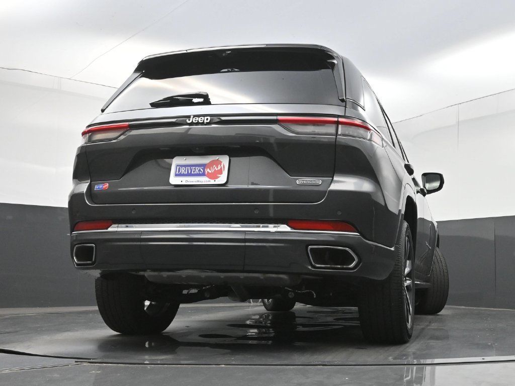 Used 2022 Jeep Grand Cherokee Overland w/ Luxury Tech Group IV RWD image 38